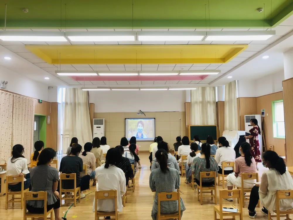 (乐动马幼）德有桃李，师有芬芳——马群幼儿园第一分园师德师风学习活动