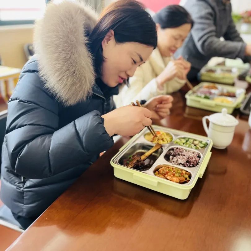 临时_html_2a7a18f7.jpg