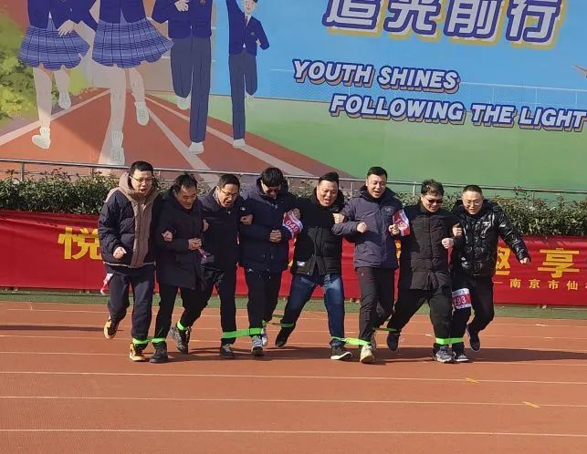 临时_html_624f7402.jpg