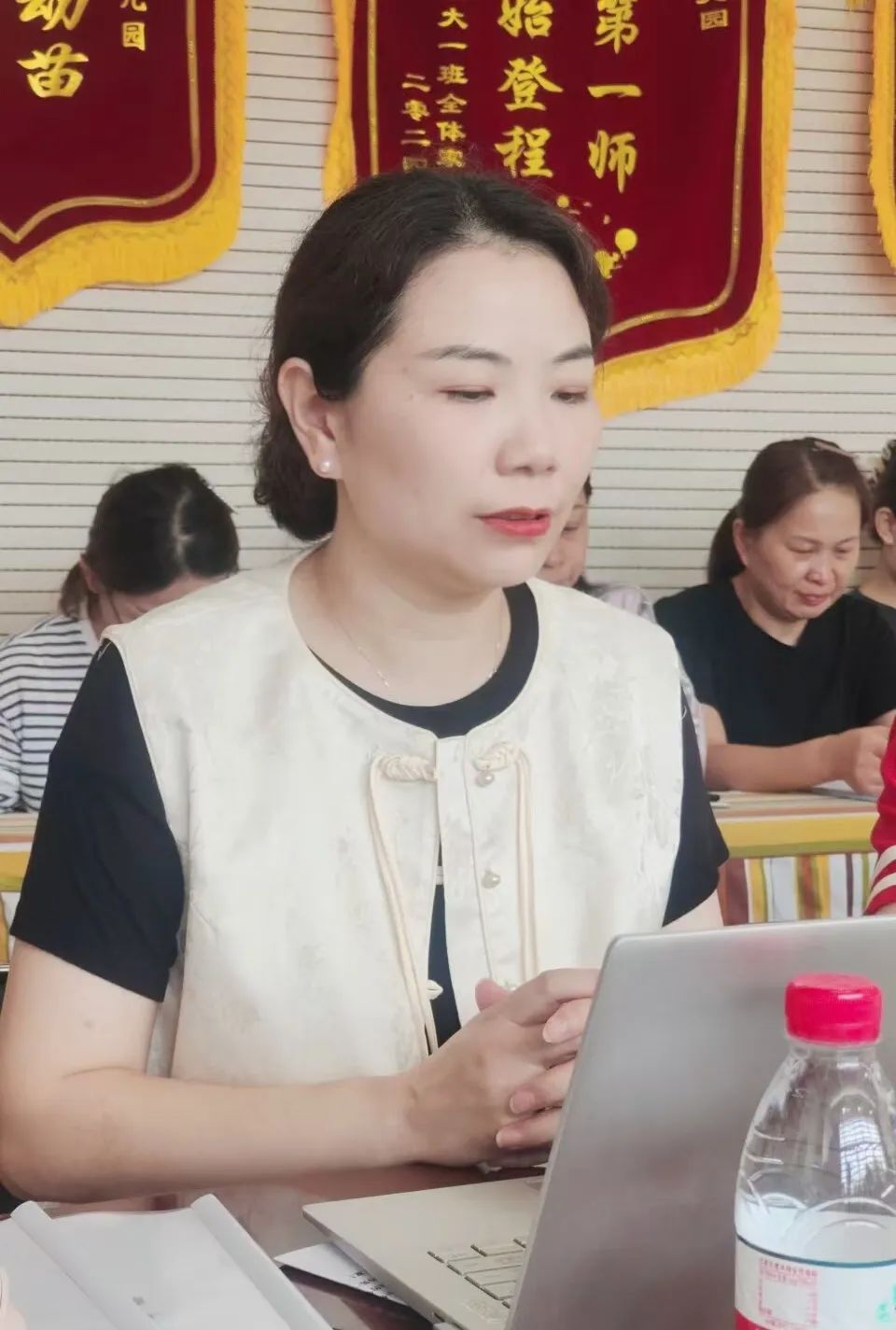 临时_html_145bb726.jpg