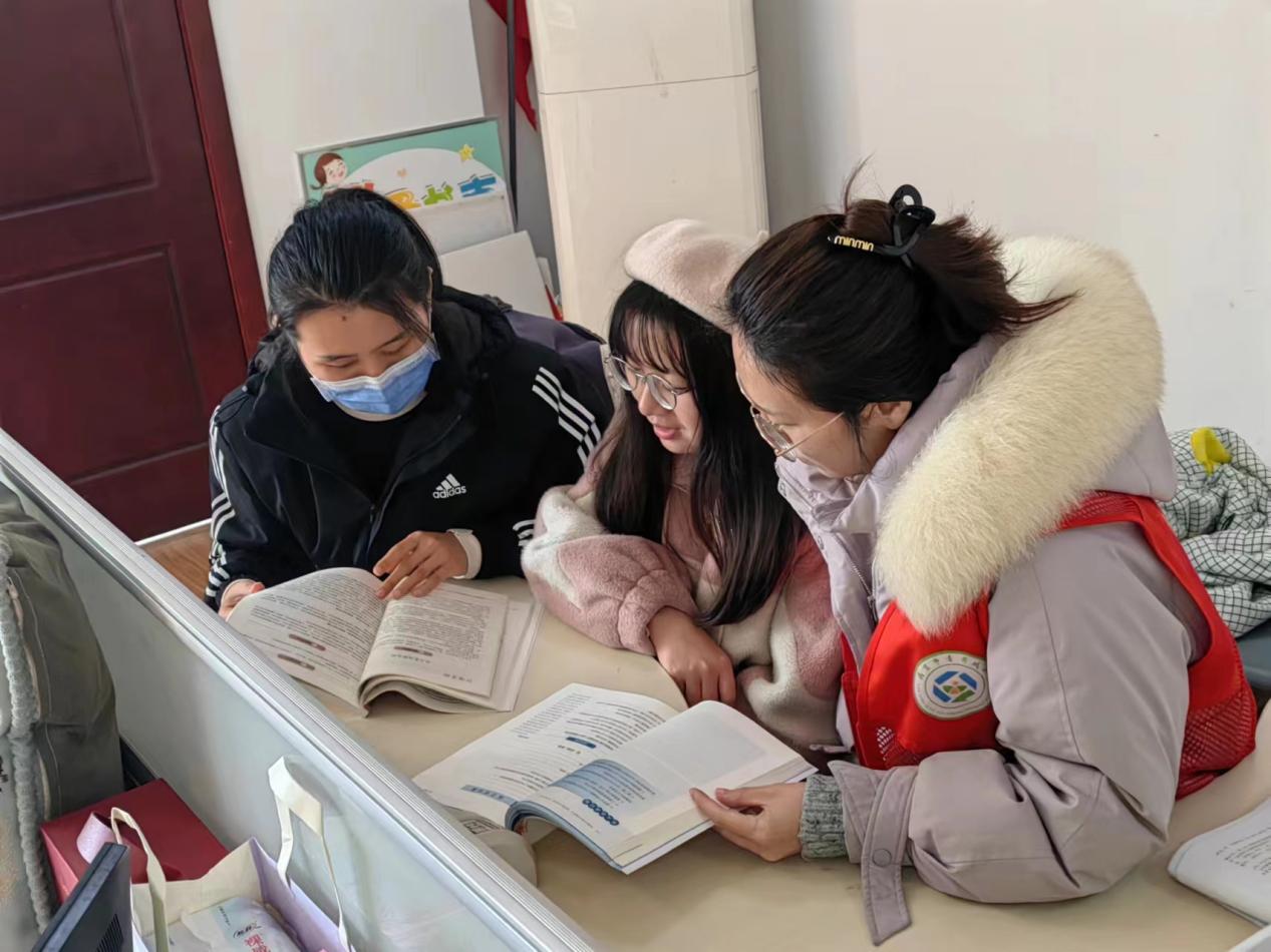 凝聚智慧促提升，集体备课共成长_html_105cb118.jpg