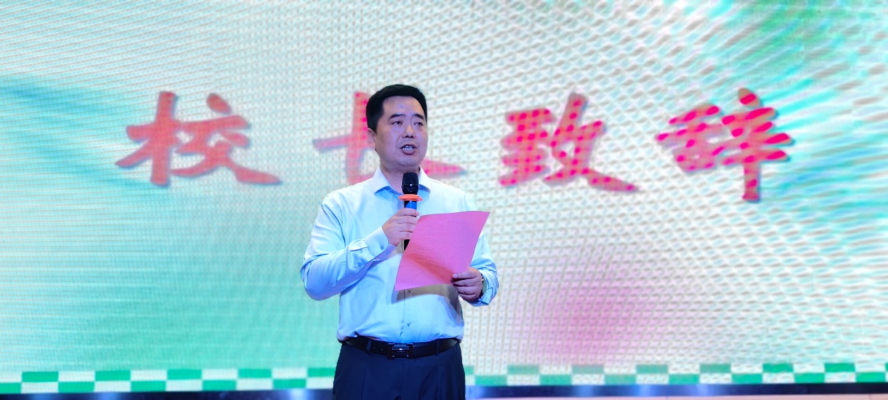 2024.5.31-陈梦琦-【大爱青秀·德育】不负“拾”光  逐梦启航——记青秀城小学三年级成长礼仪式_html_m7db05be1.jpg
