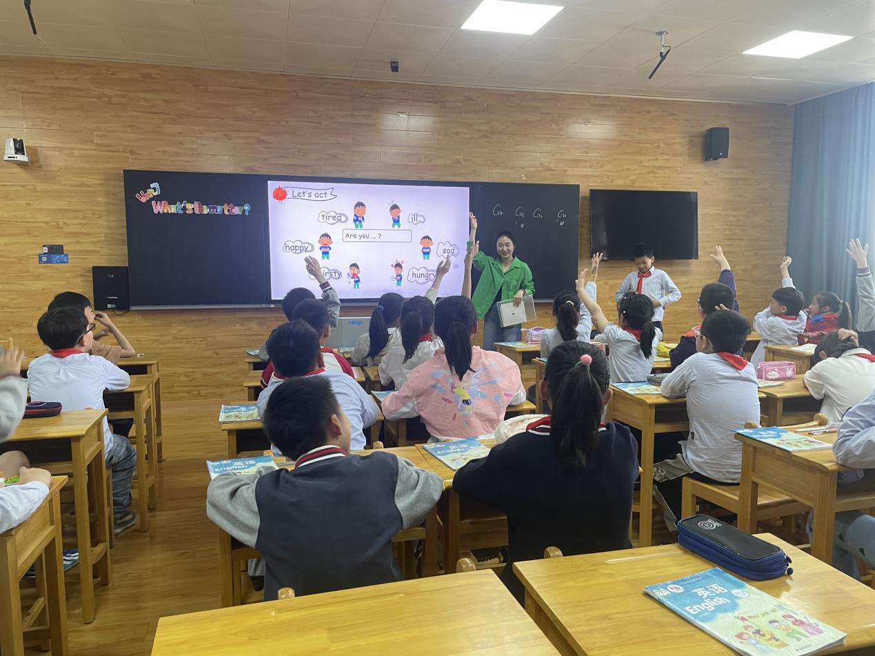 【大爱青秀】融合生活与课堂：基于主题意义探索的故事教学 ——记青秀城小学英语组校本研修（二）