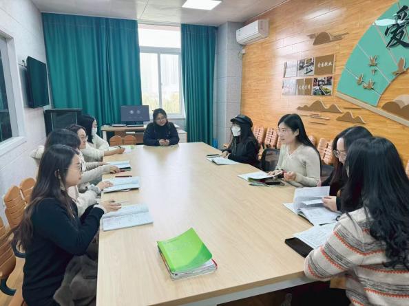 陆胜南 校本教研新闻稿_html_75e3993.jpg