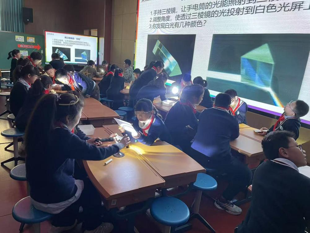 2024.11.21枫丹柿红研学不辍，思维碰撞教艺常新_html_m2877b63.jpg