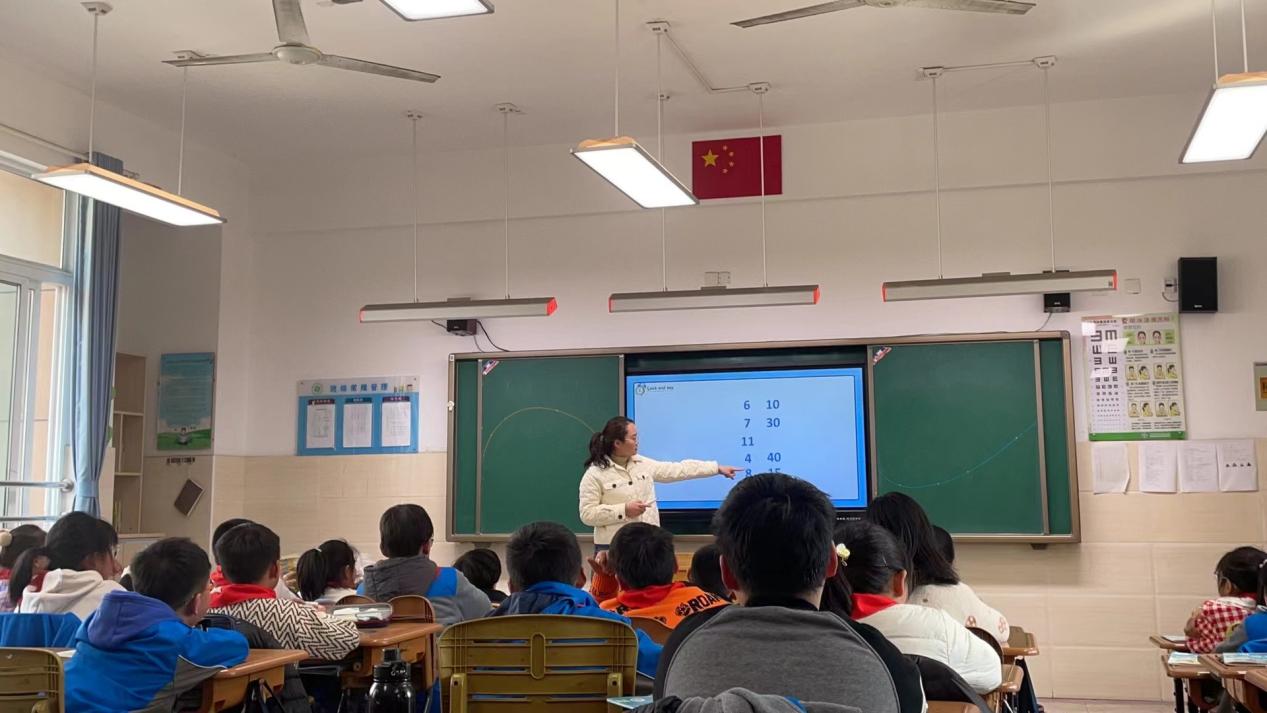 【大爱青秀】设计有效活动，探索文本内涵