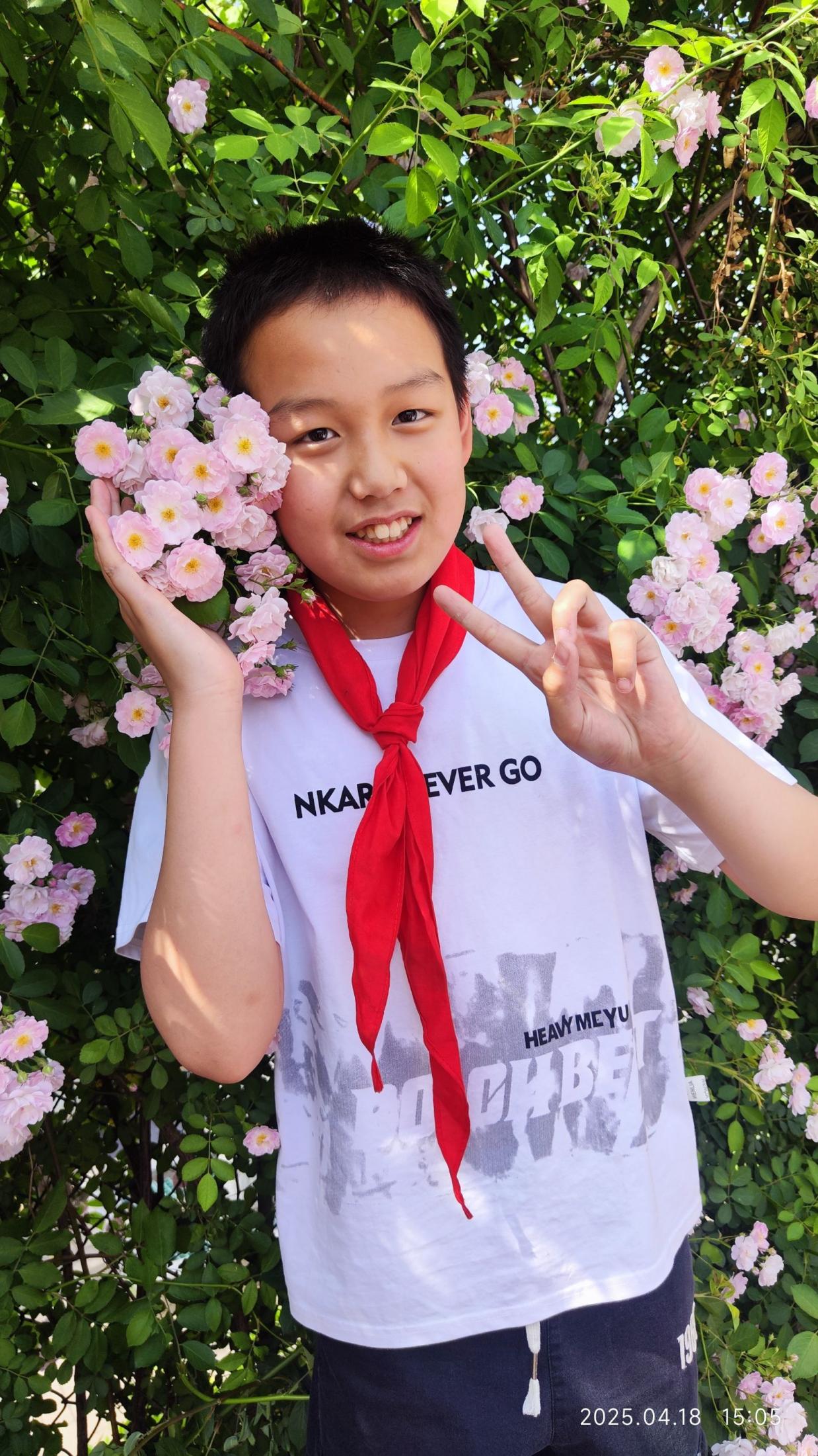 2025.6.23朱婕【大爱青秀&middot;记忆德育】六4比个耶 毕个业_html_m294141b7.jpg