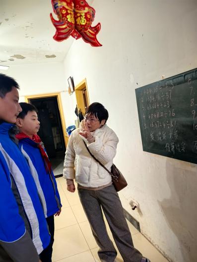 【大爱青秀·德育】童伴导师 聚焦家庭教育指导  导师润心助力成长----记南京市青秀城小学11月全员导师活动_html_7d9bc70a.jpg