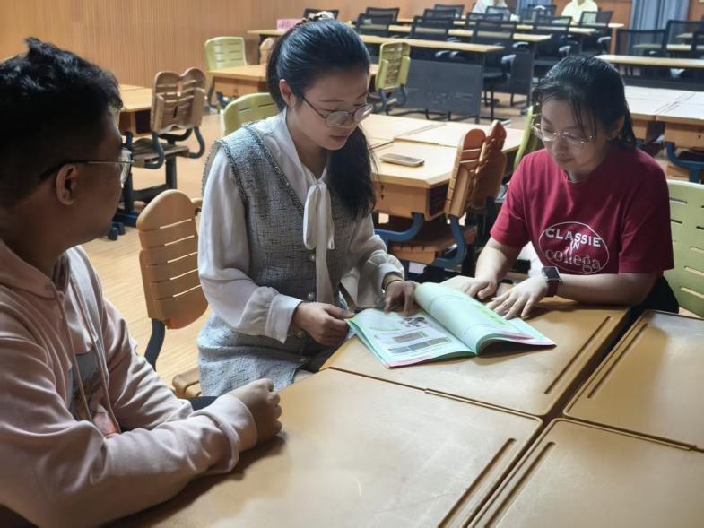 【大爱青秀・教学】赋能精准备课 引领半程优化-青秀城小学综合组集体备课（三）(1)_html_22fbc60a.jpg