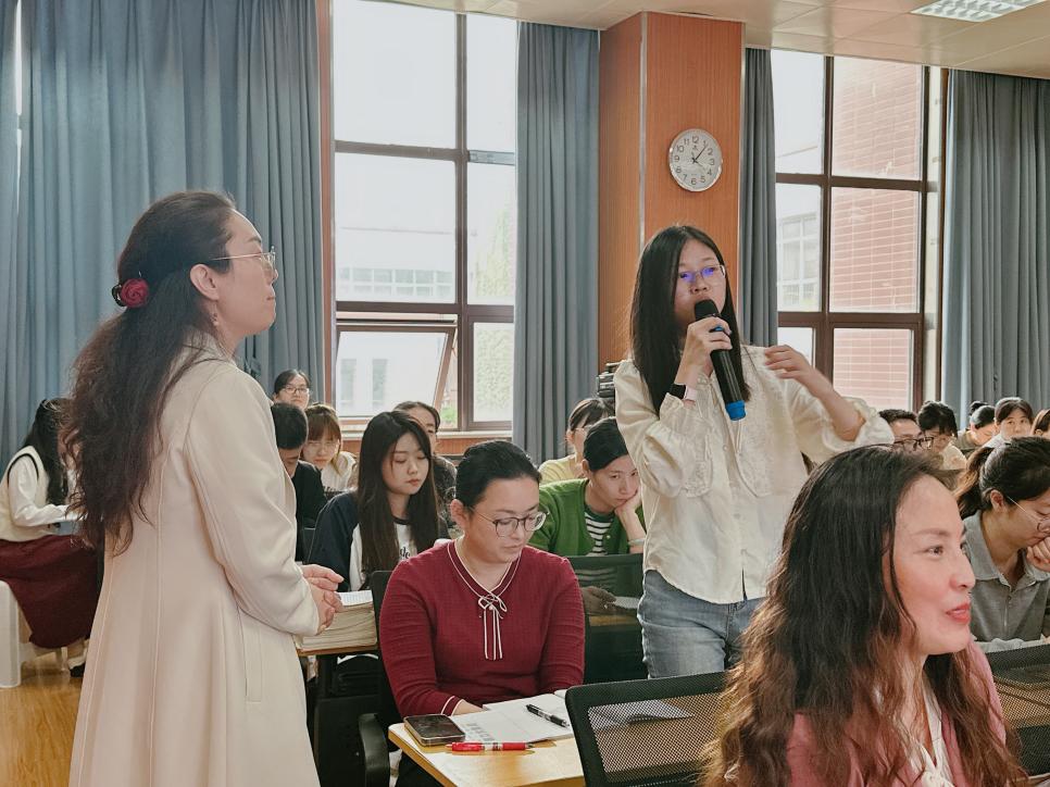 青小区级数学教研活动新闻稿20241017_html_585a8378.jpg