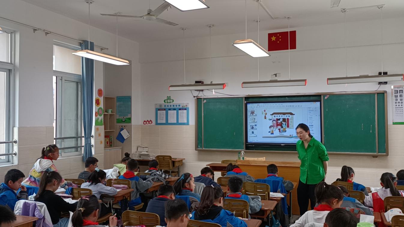 教学视导聚合力  品质课堂促成长_html_m17edc695.jpg