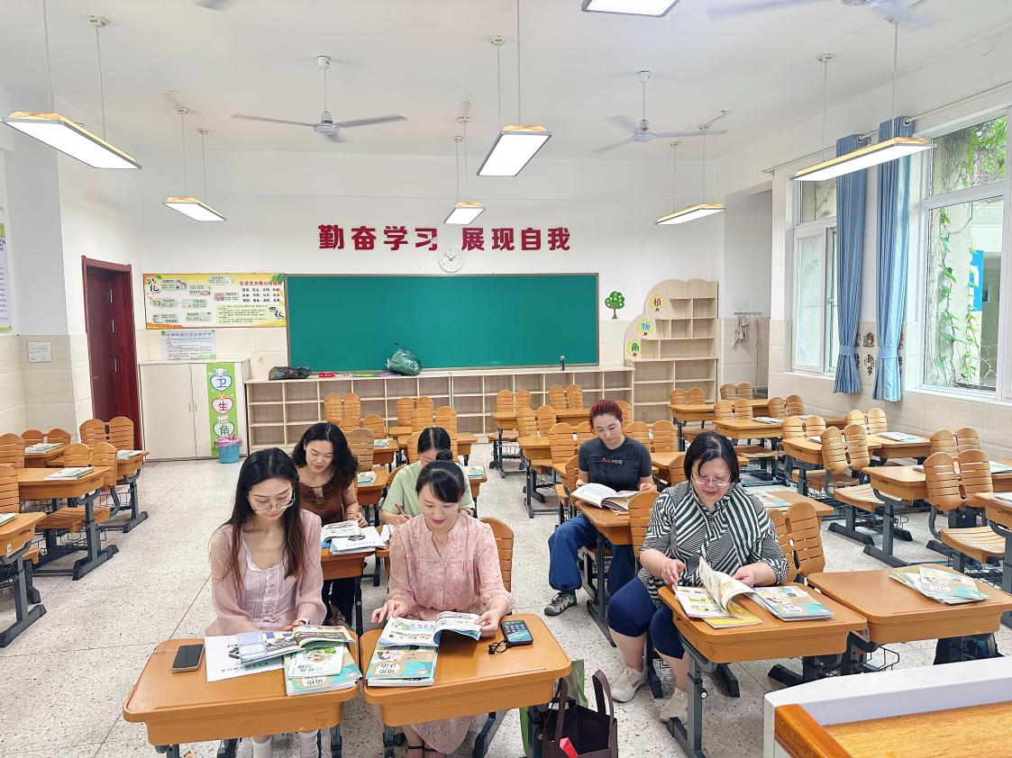 【大爱青秀·教学】精研教学，启航新篇 ——记南京市青秀城小学英语组集体备课（一）