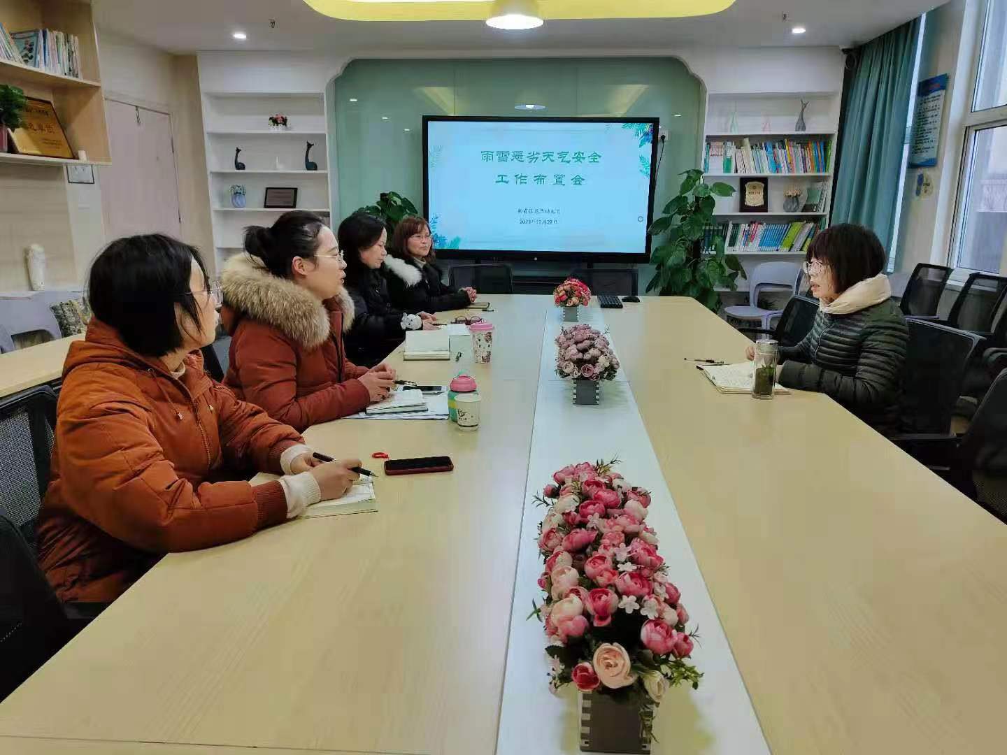 【乐活龙幼·安全第一】大雪纷飞，爱在暖冬 —记龙潭幼儿园龙岸二园雨雪恶劣天气安全工作布置会