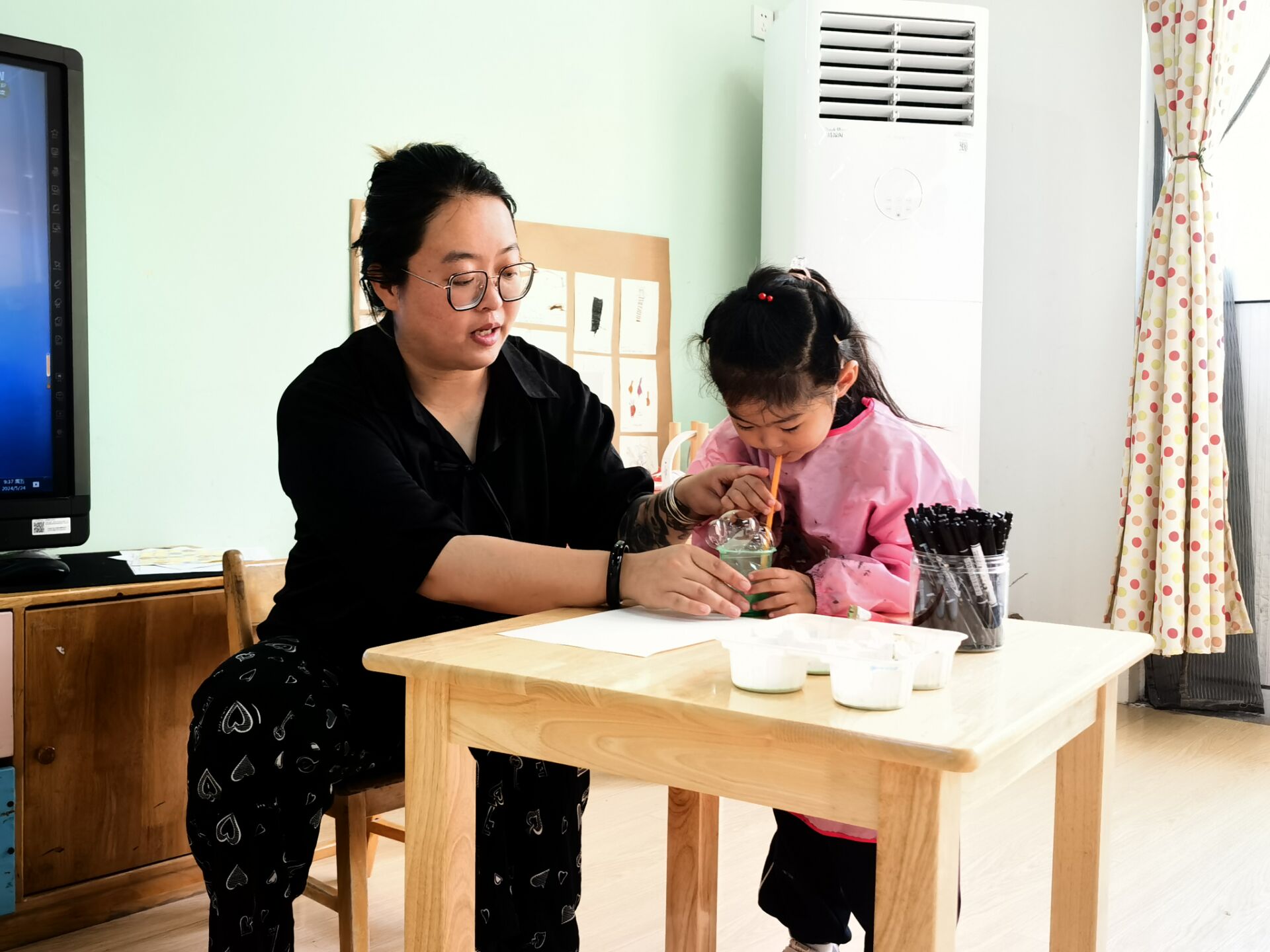 【乐活龙幼 乐享童年】夏日欢趣 浸润童心 ——龙潭幼儿园靖安分园小班组家长助教活动