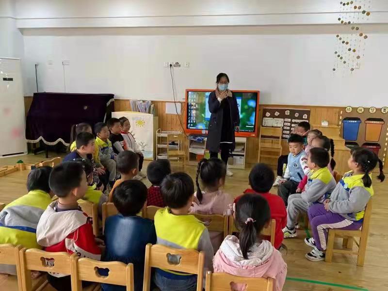 【乐活龙幼】家园同心，共育花开——南京市龙潭幼儿园长江分园家委会班级区域观摩活动