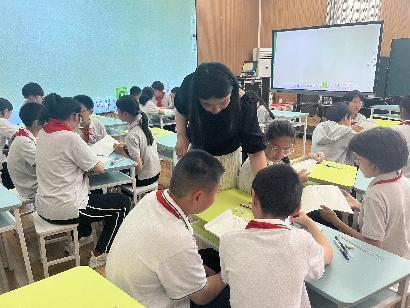 20230531六年级大组教研报道_html_72fa9d71.jpg