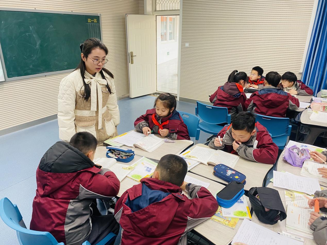 磨课研讨共进步  专家引领明方向——记栖霞区语文教研员陈瑶老师莅临指导_html_m45c02686.jpg