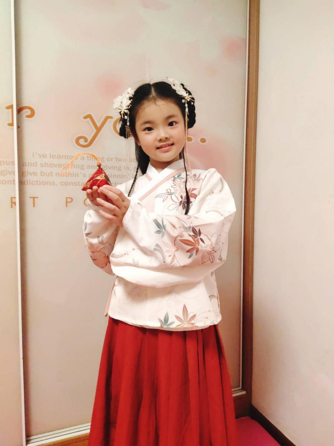 悠悠艾草香 绵绵情意长_html_m65412f19.jpg