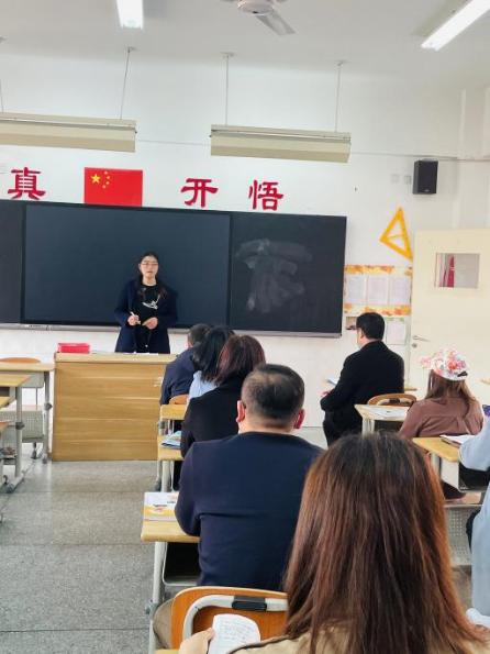 20210324六年级毕业班家长会（吴婷写）_html_m4c2575a8.jpg
