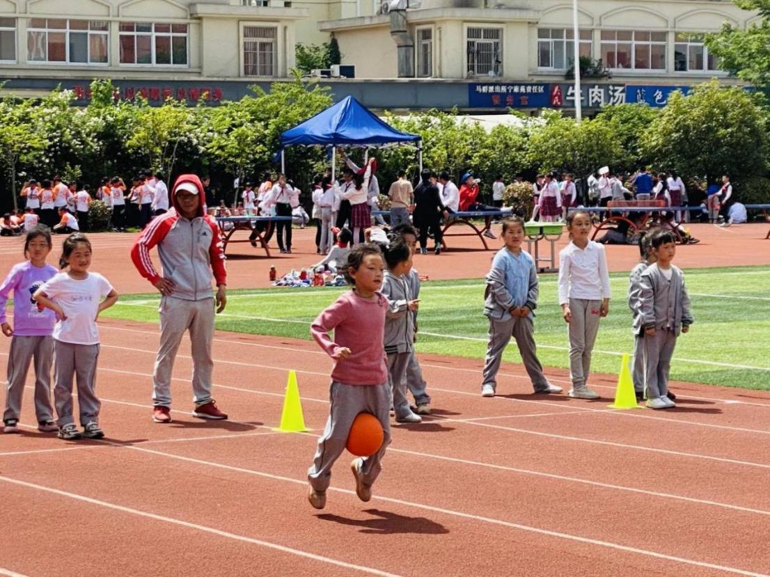 悦动童心，乐享童年2021南湾营小学春季运动会新闻稿_html_6294fb36.jpg
