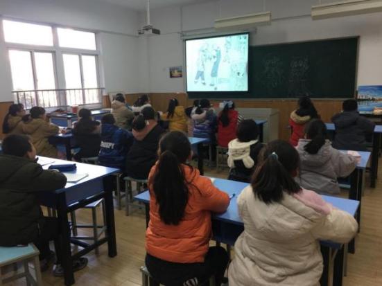 曹丽丽童趣社团报道_html_d0943f8.jpg