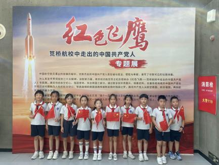 二2红色寻访＋送清凉活动报道（李嘉靓写）_html_m2ae67a41.jpg