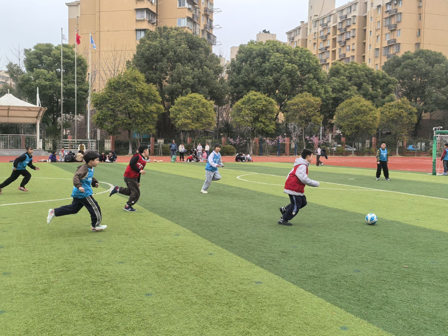 20250320南湾营小学第九届班级足球联赛新闻稿_html_2bbad9eb.jpg