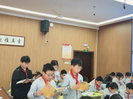 20250408语文组童学课堂报道_html_7b66b067.jpg