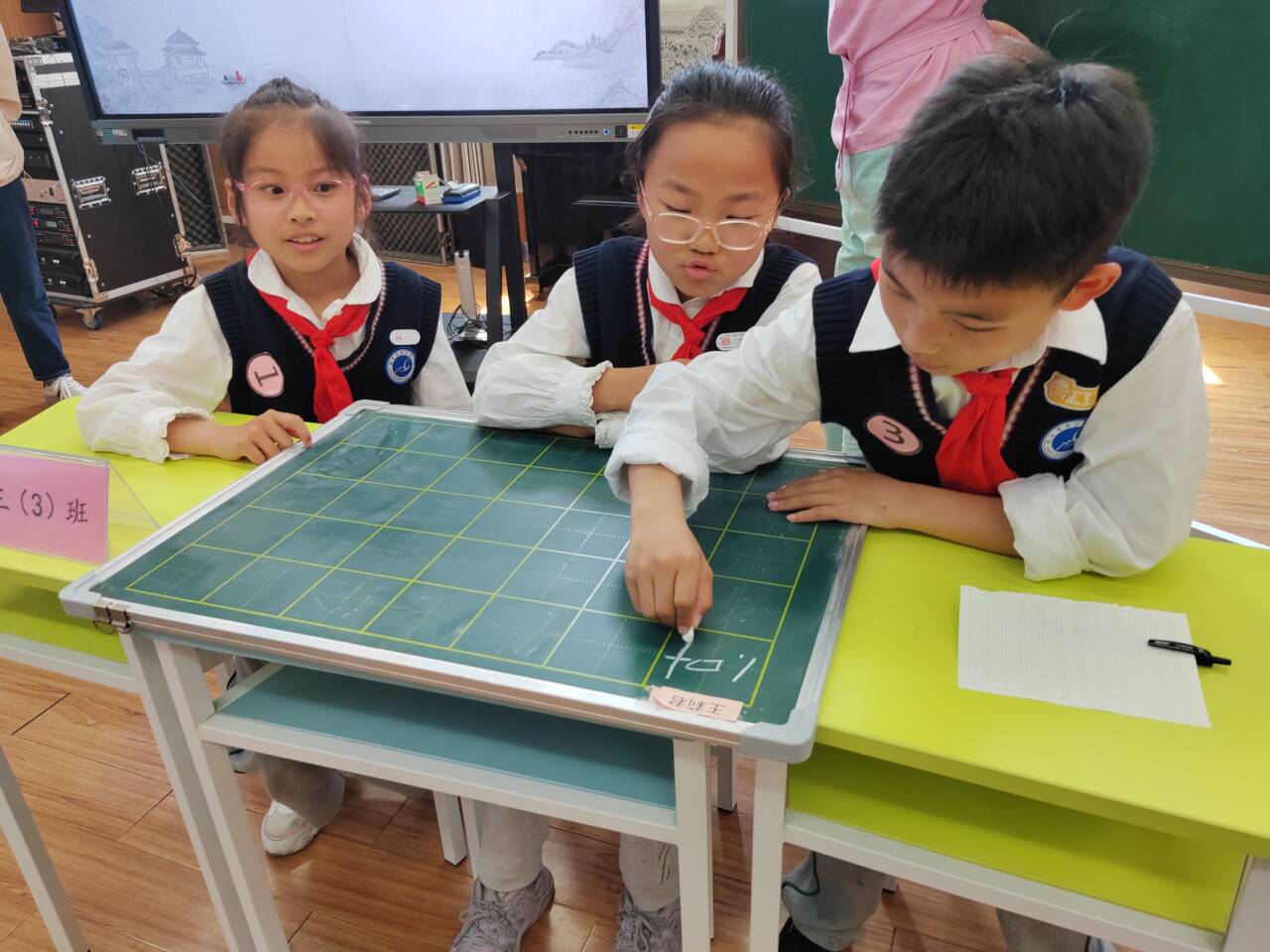 一听一写承汉韵 一撇一捺传华魂_html_347f8e4e.jpg
