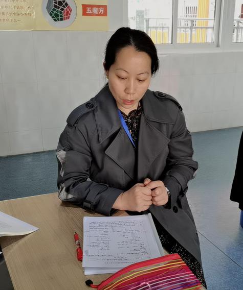 20220422邱仁童学课堂报道_html_6c39ba63.jpg