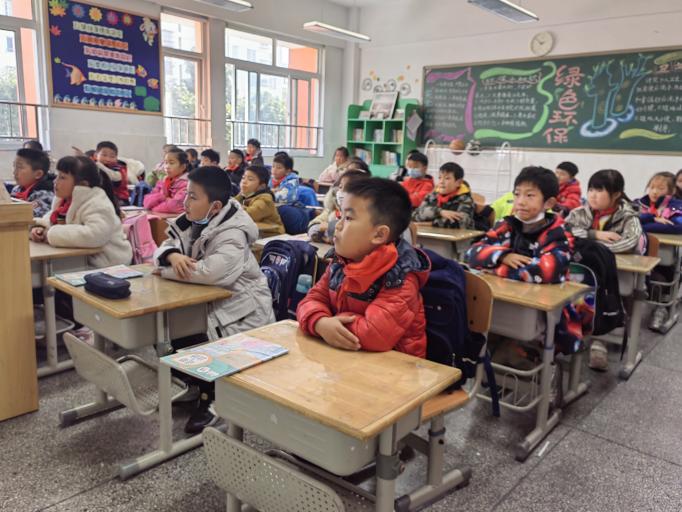 歌唱中国梦，筑梦向未来_html_67052864.jpg