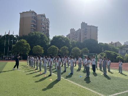 活力起跑，绽放青春——南京市南湾营小学童学课堂系列研究课第513期_html_1d1fe1ac.jpg