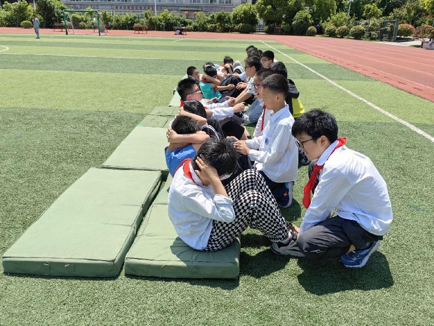 仰卧起坐比赛新闻稿_html_679c5d80.jpg
