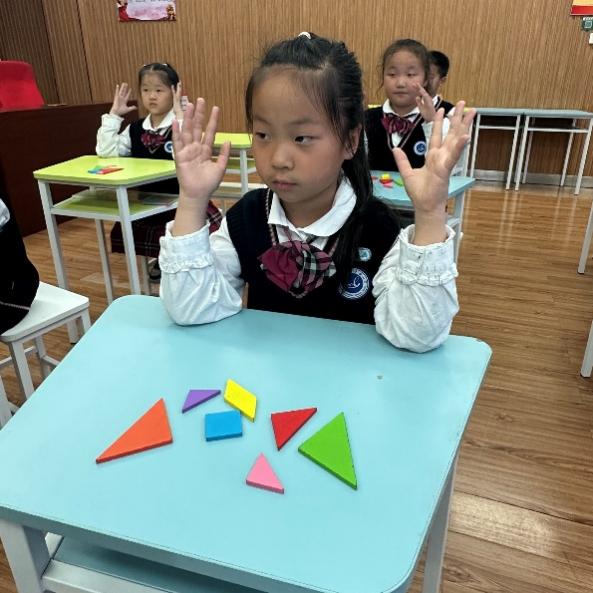 20240530魔幻数学节报道_html_m17f6cfa9.jpg