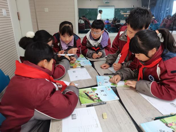 20231220李嘉靓童学课堂报道_html_486e13a4.jpg