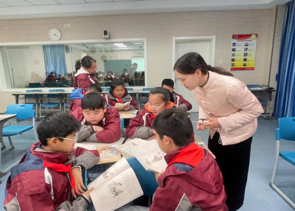 20251202南湾营小学语文组童学课堂报道_html_64024486.jpg