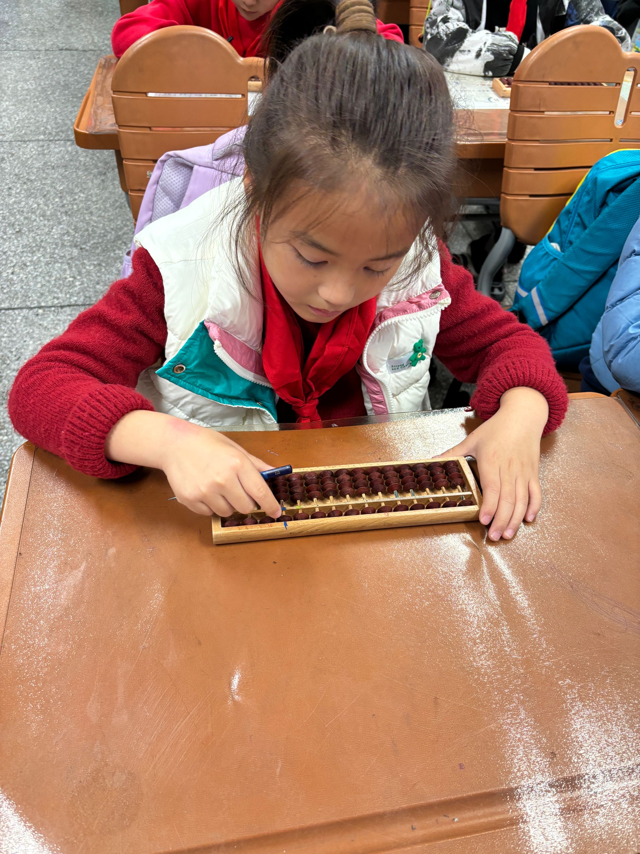 20241120启智珠算节班级赛新闻稿_html_253d7fd7.jpg