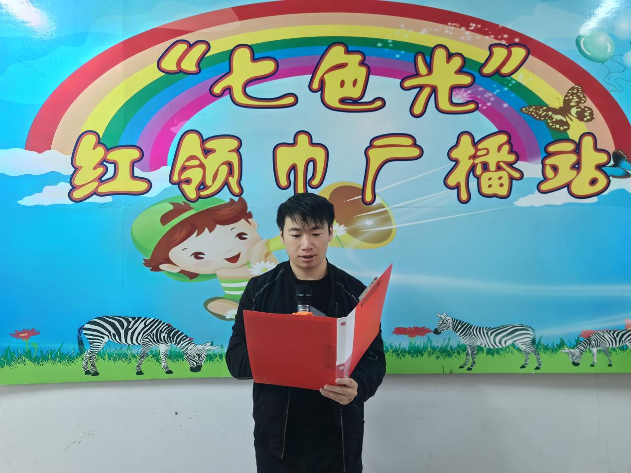 升旗仪式新闻报道_html_414a707e.jpg
