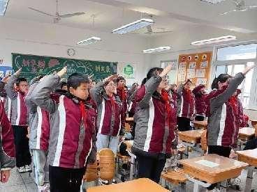 春暖争出彩  童心向未来_html_m1c1f83f8.jpg