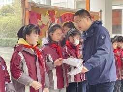 春暖争出彩  童心向未来_html_m356ea589.jpg