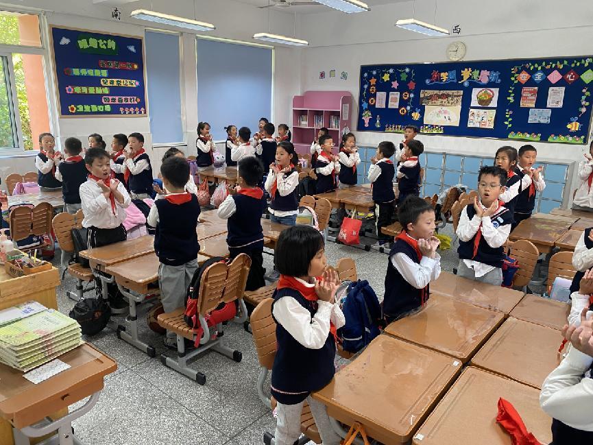 20231019诵经典美文 感文字魅力——南湾营小学第十二届“i悦读”读书节系列活动报道_html_3277413b.jpg