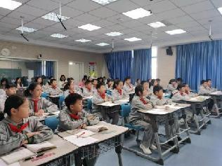 20231107语文组童学课堂报道_html_4f0b17e7.jpg
