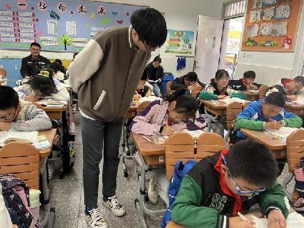 20231107六年级循环听课报道_html_1779a9fd.jpg