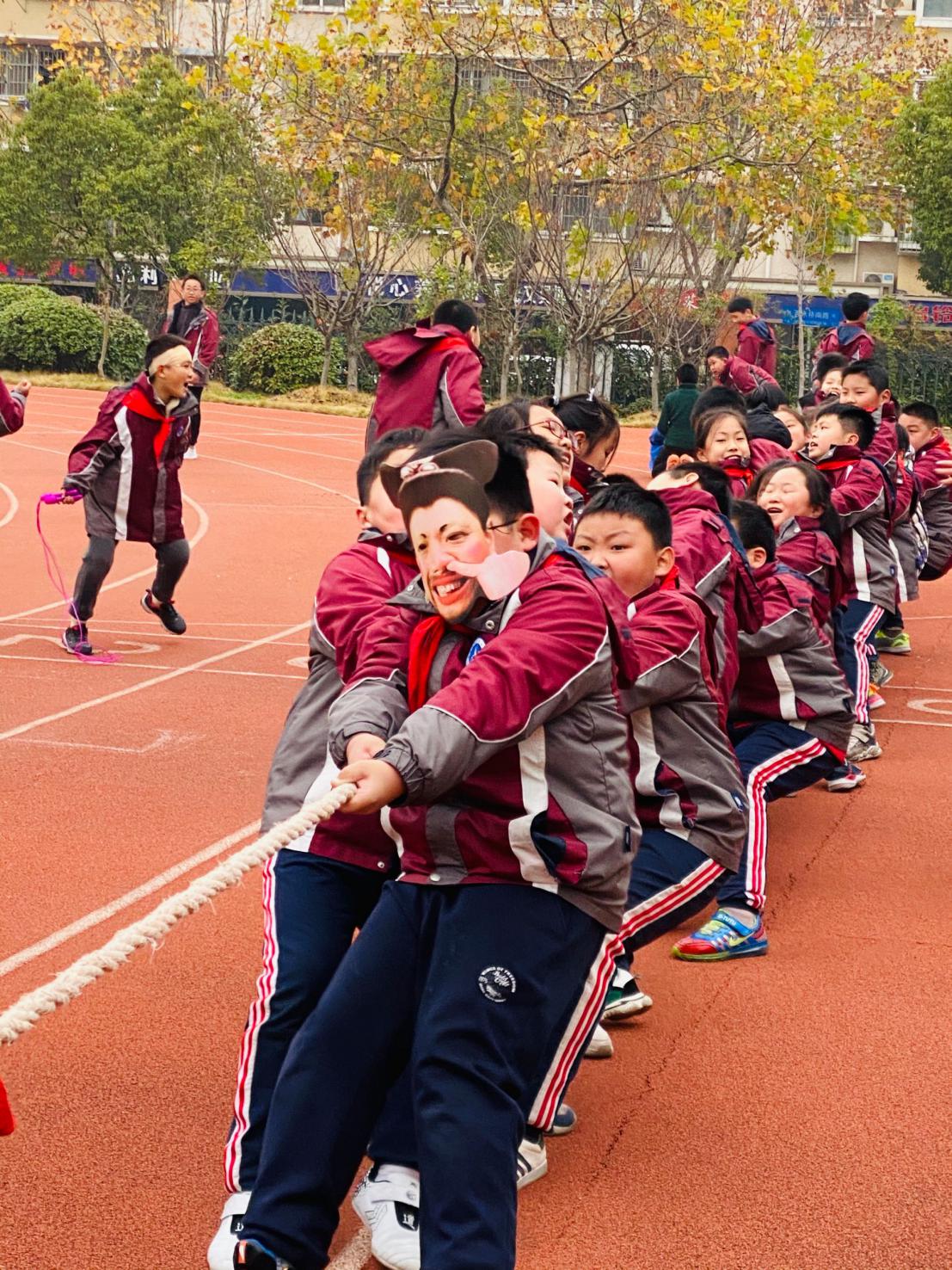 冬季运动会新闻稿_html_10f9efe.jpg