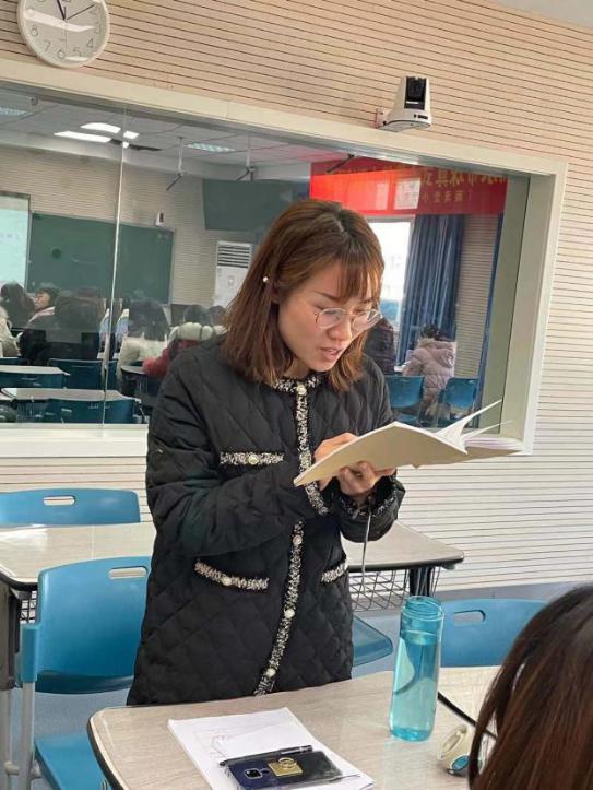 主题语境下小学英语语篇教学的实践研究大组教研报道_html_773cd57b.jpg