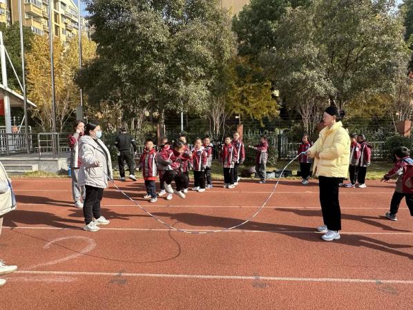 元气满满，童心飞扬——2023年南湾营小学冬季运动会_html_183b38f7.jpg