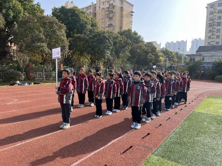 2023.12.6阳光正好，青春无限----2023-2024学年南湾营小学体育系列活动--跑操比赛_html_m44b2b6b7.jpg