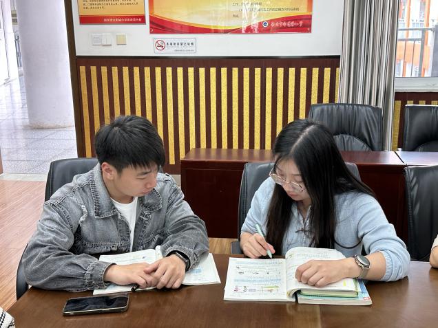 20251015数学组校本教研报道_html_109180b1.jpg