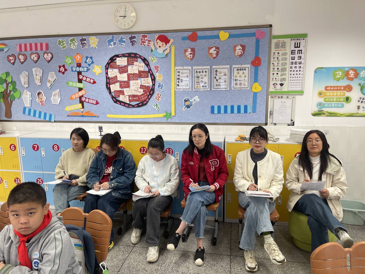 “研”途孜孜，“英”你精彩—南湾营小学“童学课堂”系列研究课448期_html_1eb5ea14.jpg