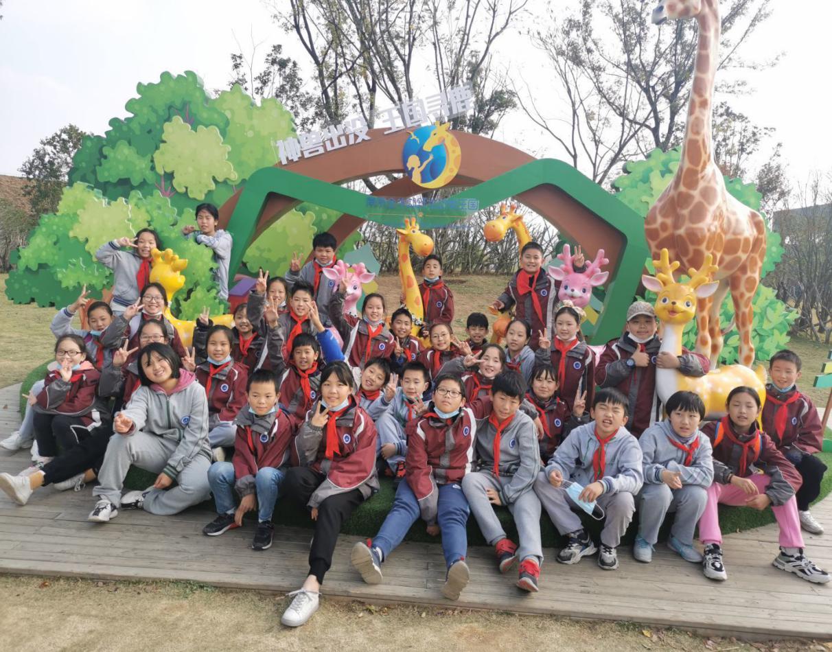 追寻深秋童话  探秘动物王国_html_3e9e8352.jpg